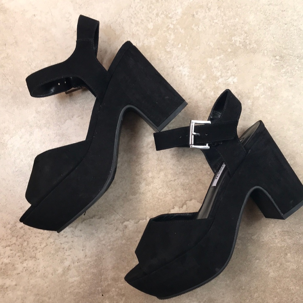 ❌SOLD❌Steve Madden Leno Black Suede - Picture 2 of 6